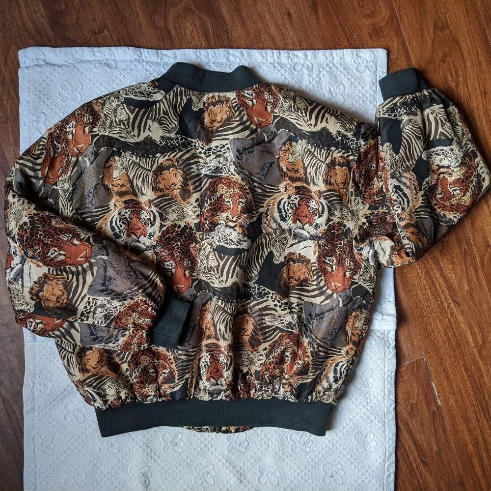 Vintage Silk Bomber Jacket covered in Animals!! - Picture 2 of 6